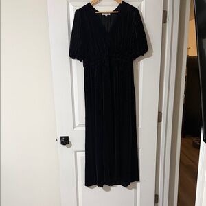 DISSH Elegant Black Midi Dress